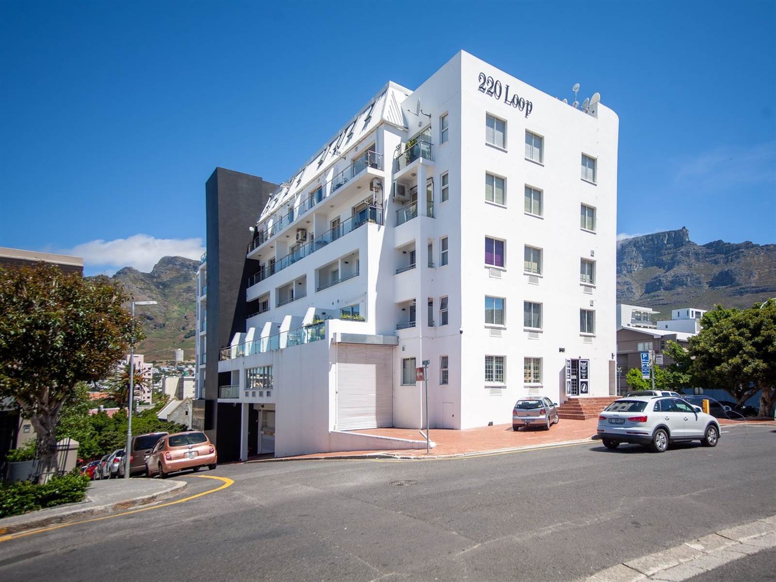 Studio Apartment in Cape Town City Centre photo number 14