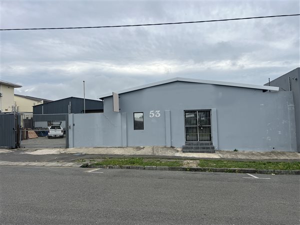 532  m² Commercial space