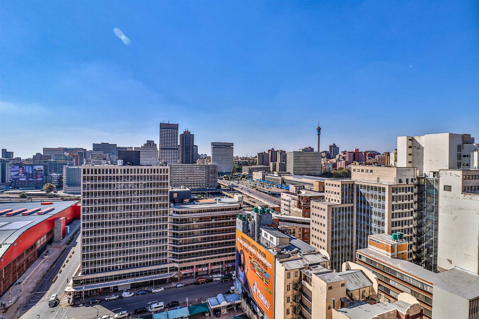 Bachelor apartment in Johannesburg Central photo number 11