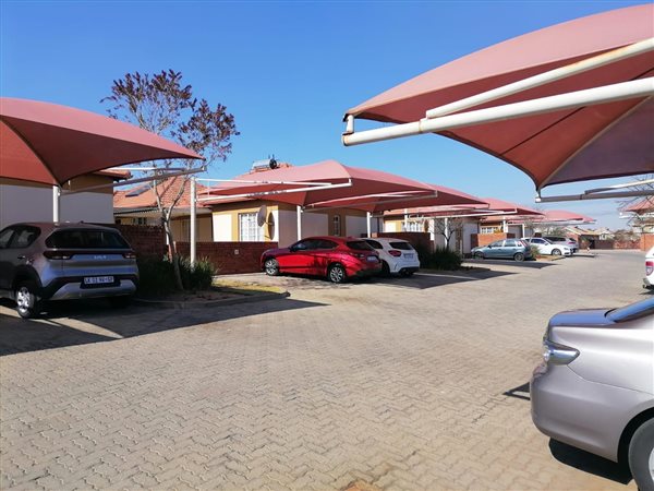3 Bedroom Townhouse 3 Bedroom Townhouse