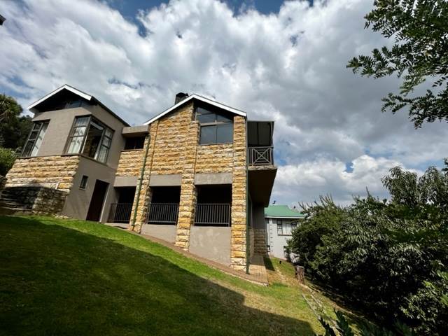 4 Bed House in Clarens photo number 1