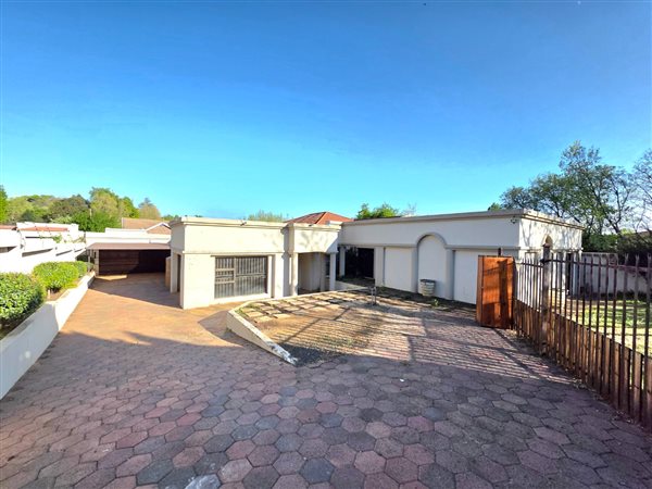 3 Bedroom Townhouse 3 Bedroom Townhouse