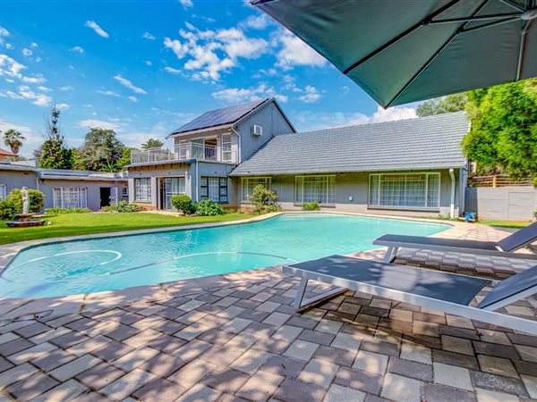 4 Bedroom House 4 Bedroom House