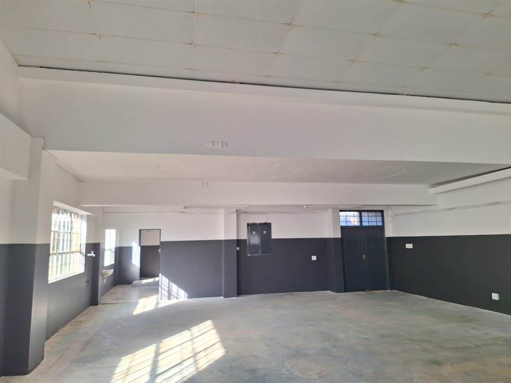 250  m² Commercial space in Paarden Eiland photo number 9