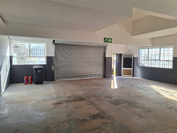 250  m² Commercial space in Paarden Eiland