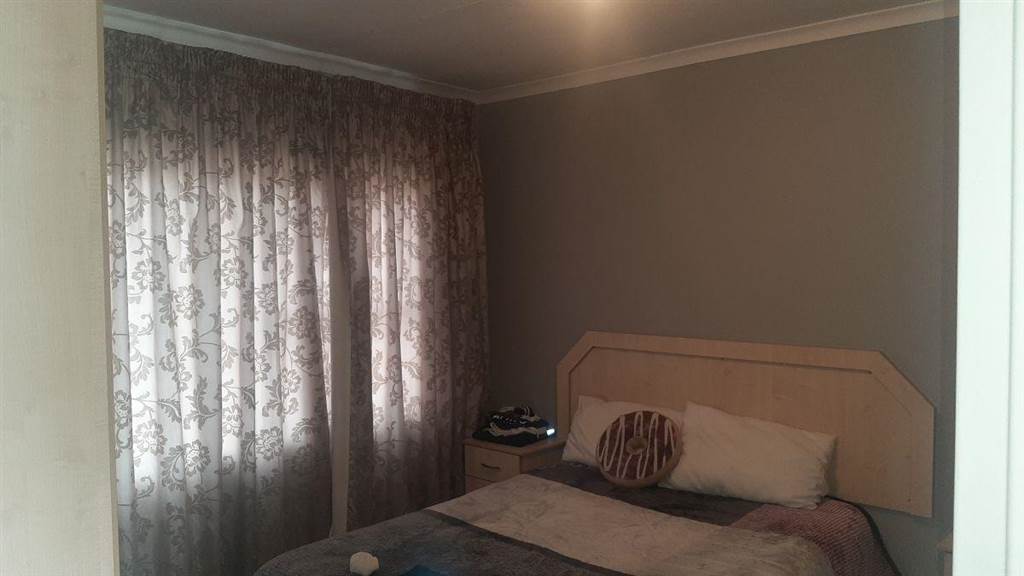 1 Bed Townhouse in Secunda photo number 10