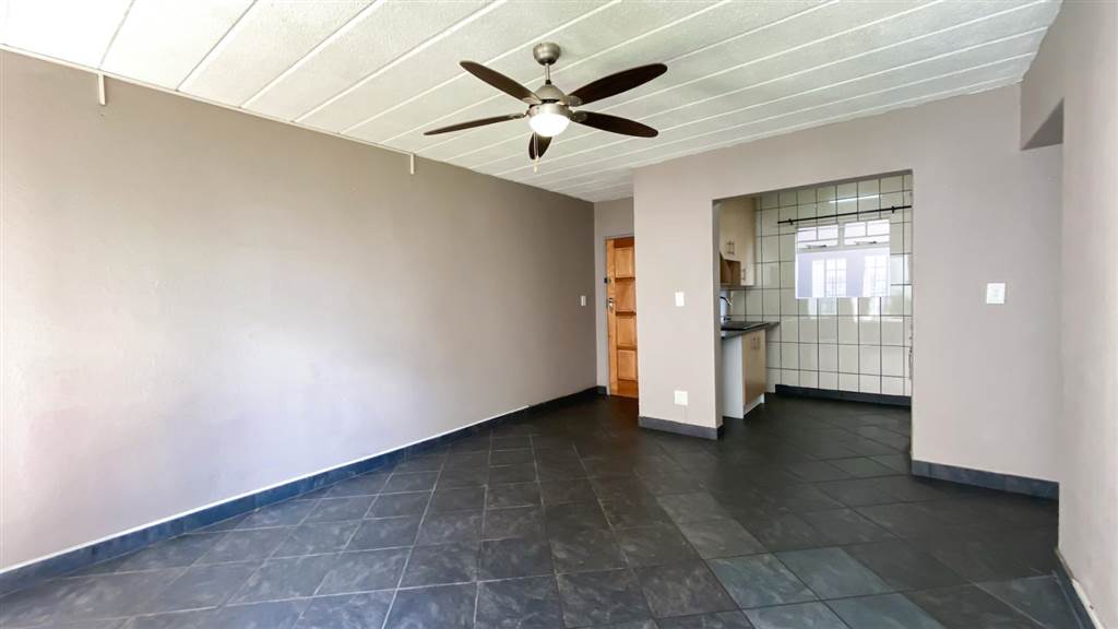 3 Bed Apartment in Edenvale photo number 9