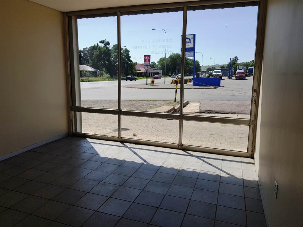 Commercial space in Harrismith photo number 8