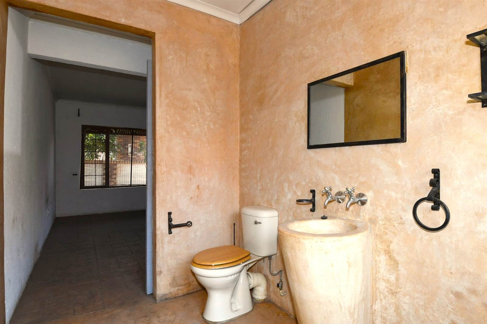 2 Bed Townhouse in Dal Fouche photo number 15