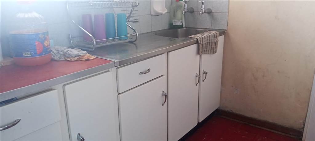 1 Bed Apartment in Vereeniging Central photo number 12