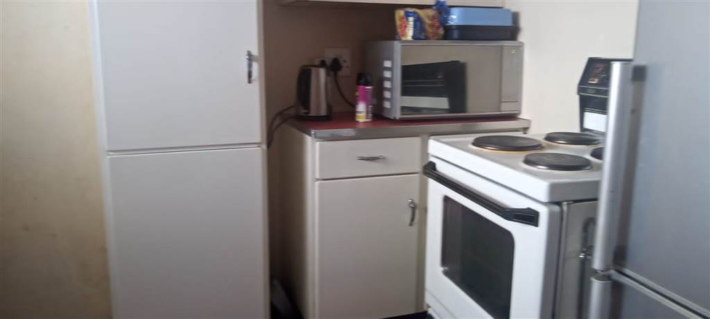 1 Bed Apartment in Vereeniging Central photo number 10