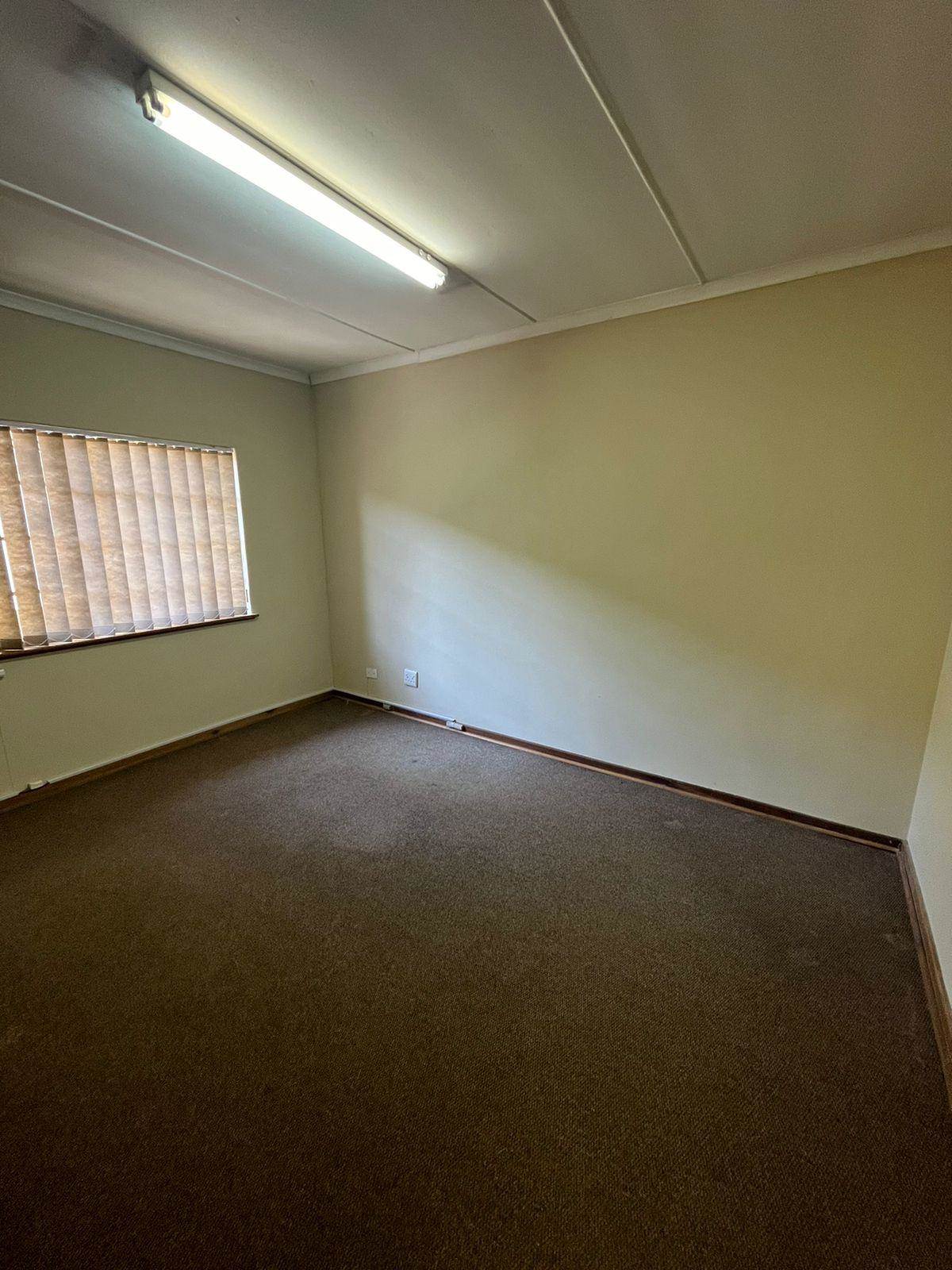 67  m² Commercial space in Howick photo number 4