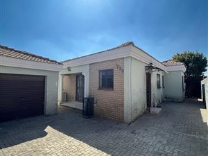 4 Bed House in Klipfontein View