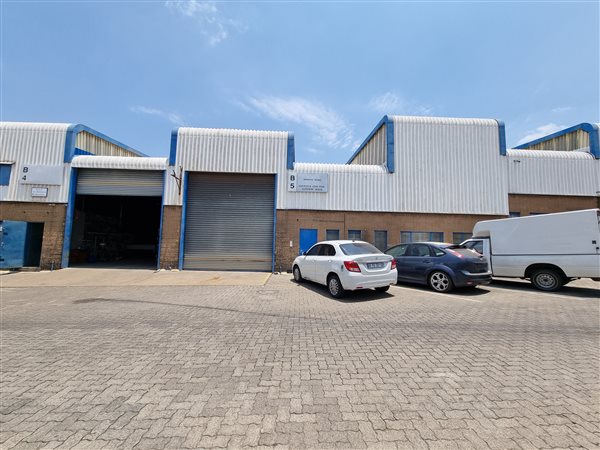 775  m² Industrial space