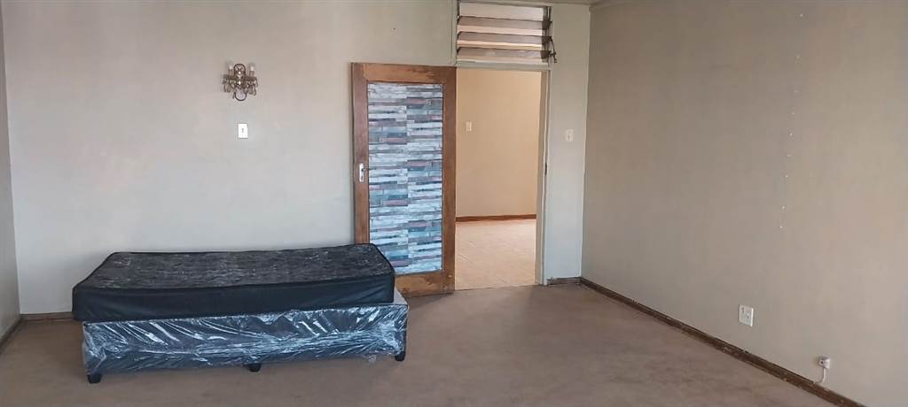 2.5 Bed Apartment in Pretoria Central photo number 8