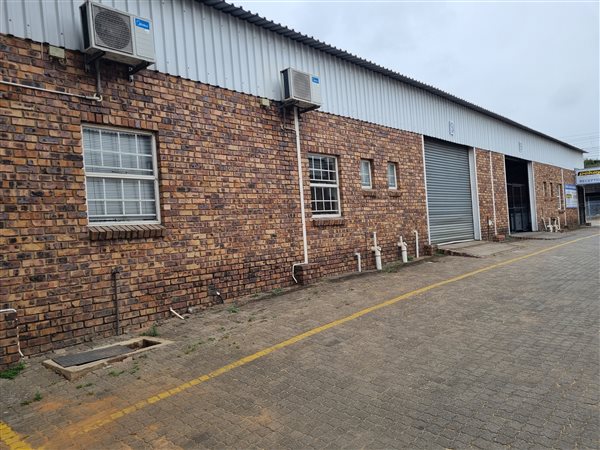 172  m² Industrial space