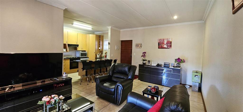 3 Bed Townhouse in Oriel photo number 9