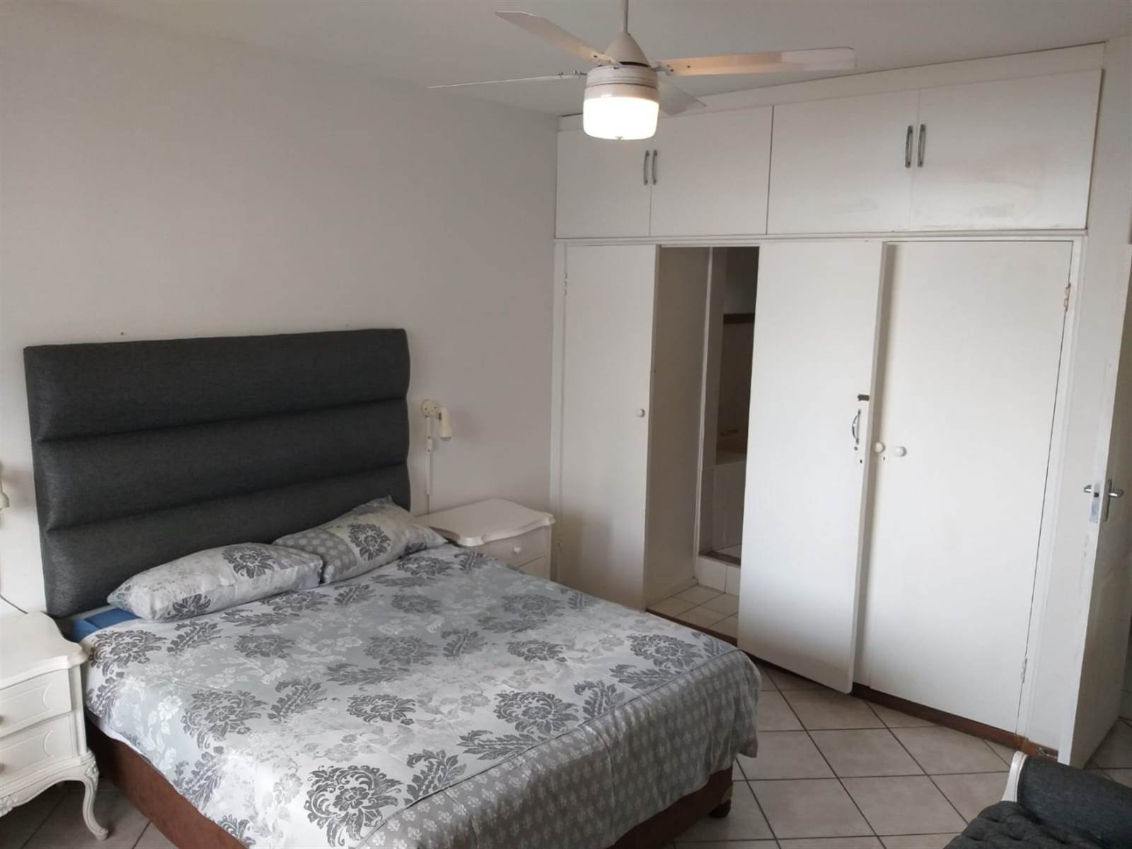 3 Bed Apartment in Amanzimtoti photo number 6