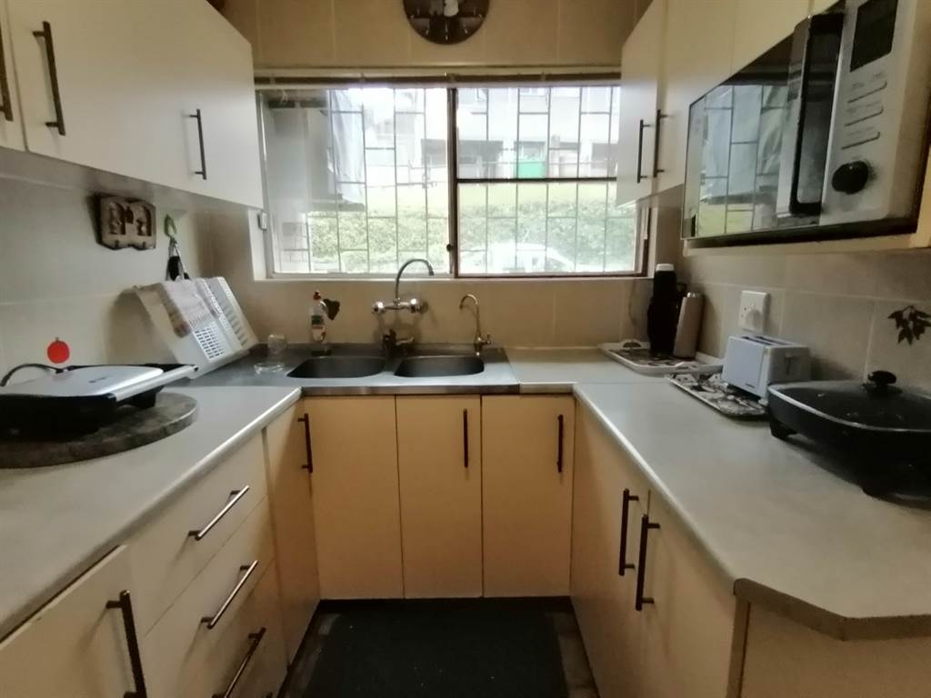 3 Bed Apartment in Umtentweni photo number 4