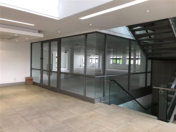 536  m² Commercial space