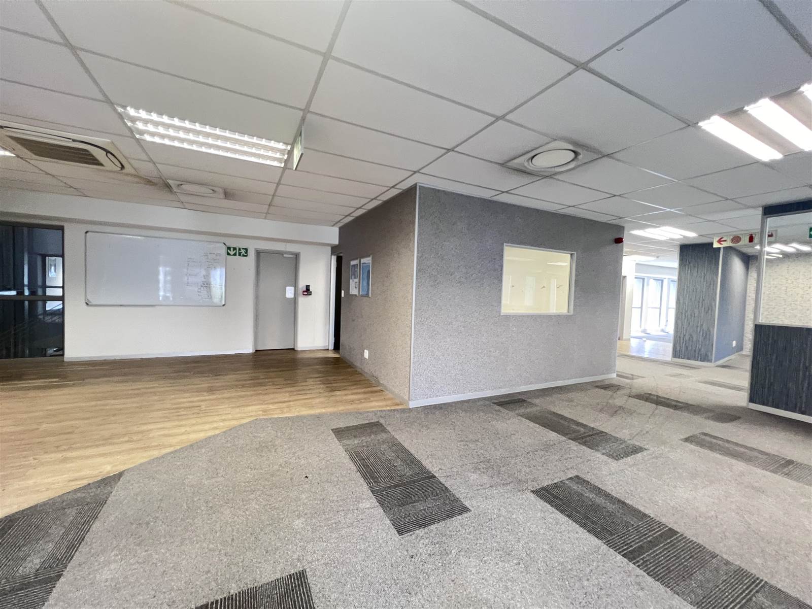 765  m² Commercial space in Cape Town City Centre photo number 2