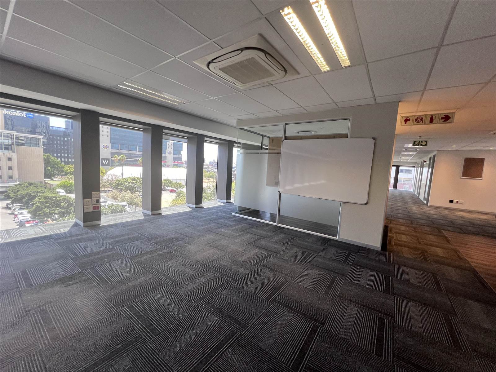 765  m² Commercial space in Cape Town City Centre photo number 20