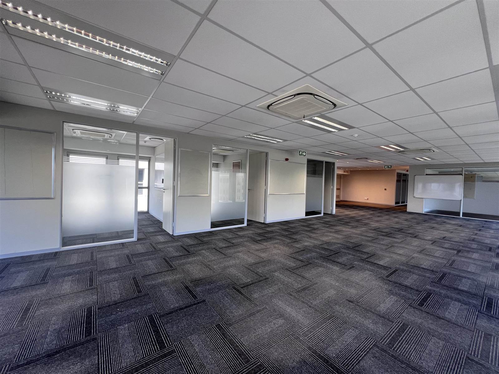 765  m² Commercial space in Cape Town City Centre photo number 14