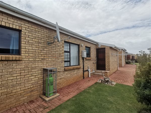 2 Bed Townhouse in Wavecrest