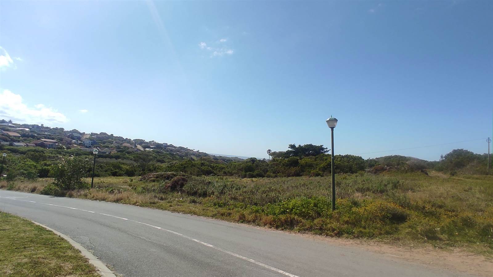 886 m² Land available in Forest Downs photo number 1