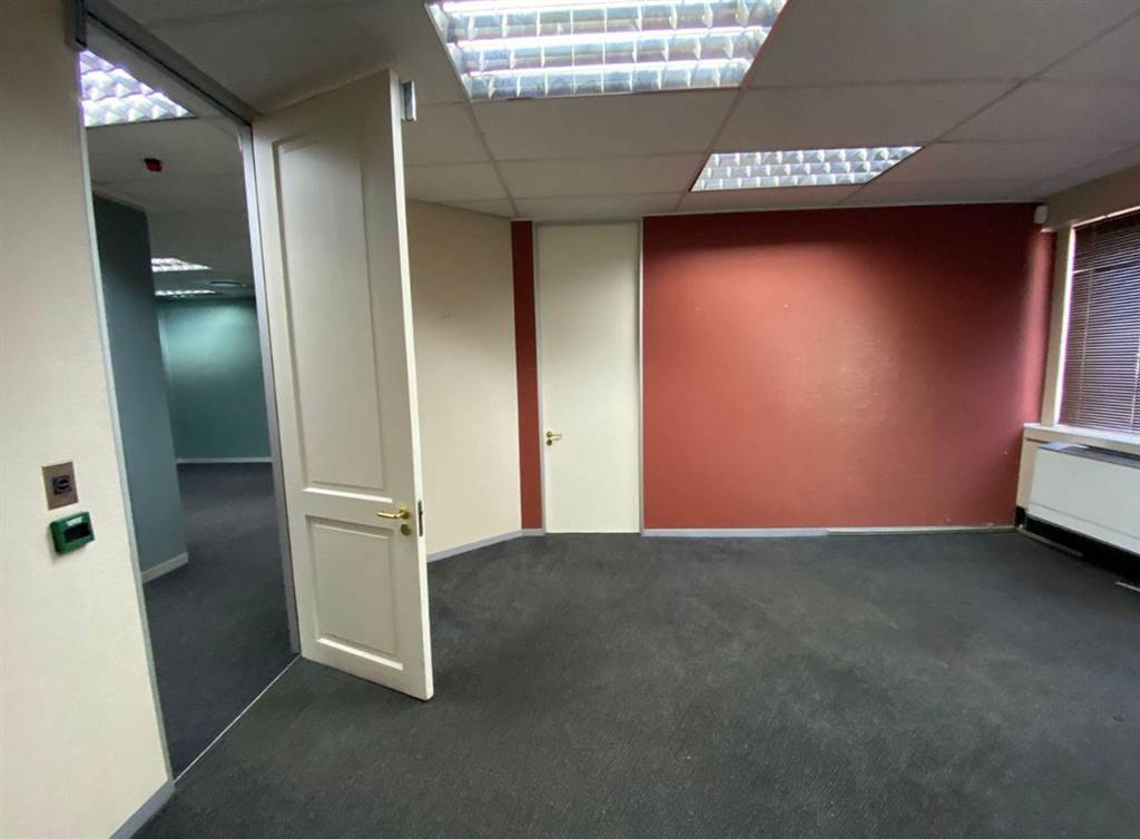 1354  m² Commercial space in Aberdeen photo number 6