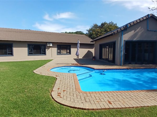 3 Bedroom House 3 Bedroom House
