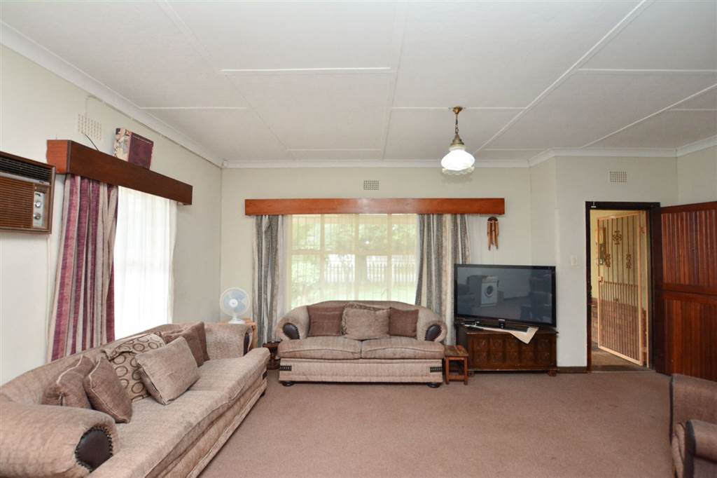 3 Bed House in Baillie Park photo number 3