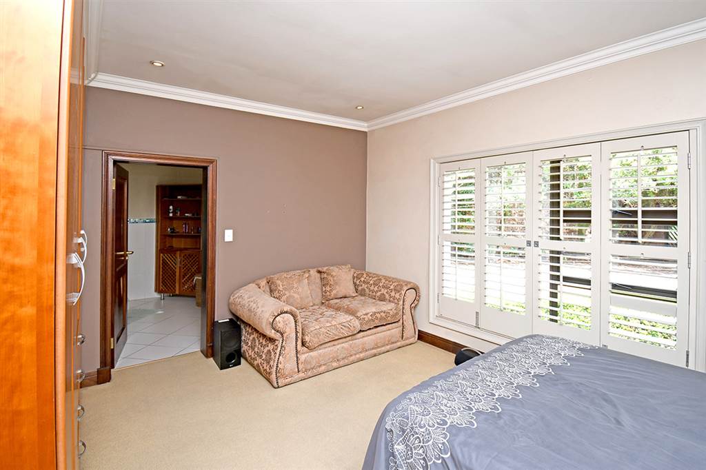 5 Bed Cluster in Bedfordview photo number 15