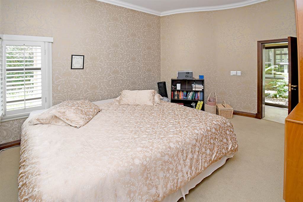 5 Bed Cluster in Bedfordview photo number 10