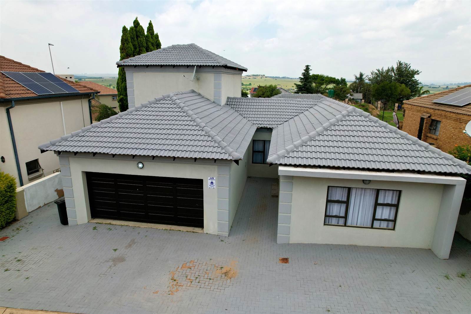 4 Bed House in Kungwini Country Estate photo number 2