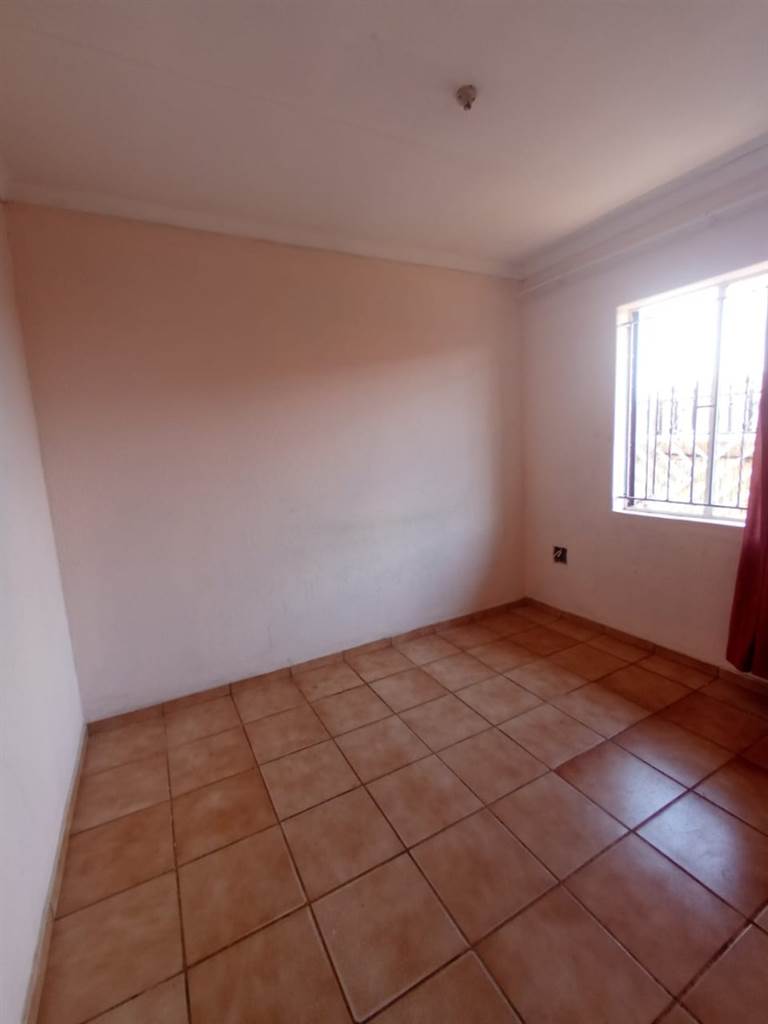 3 Bed House in Emdeni photo number 18