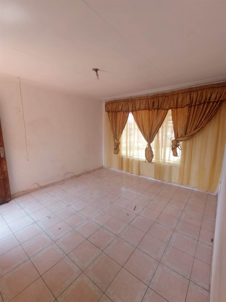 3 Bed House in Emdeni photo number 15