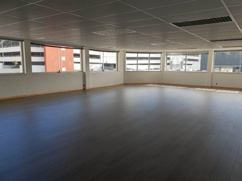 132  m² Commercial space in Claremont photo number 3