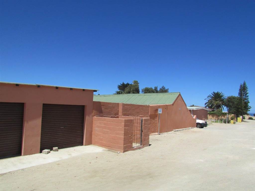 12 Bed Apartment in Port Nolloth photo number 19