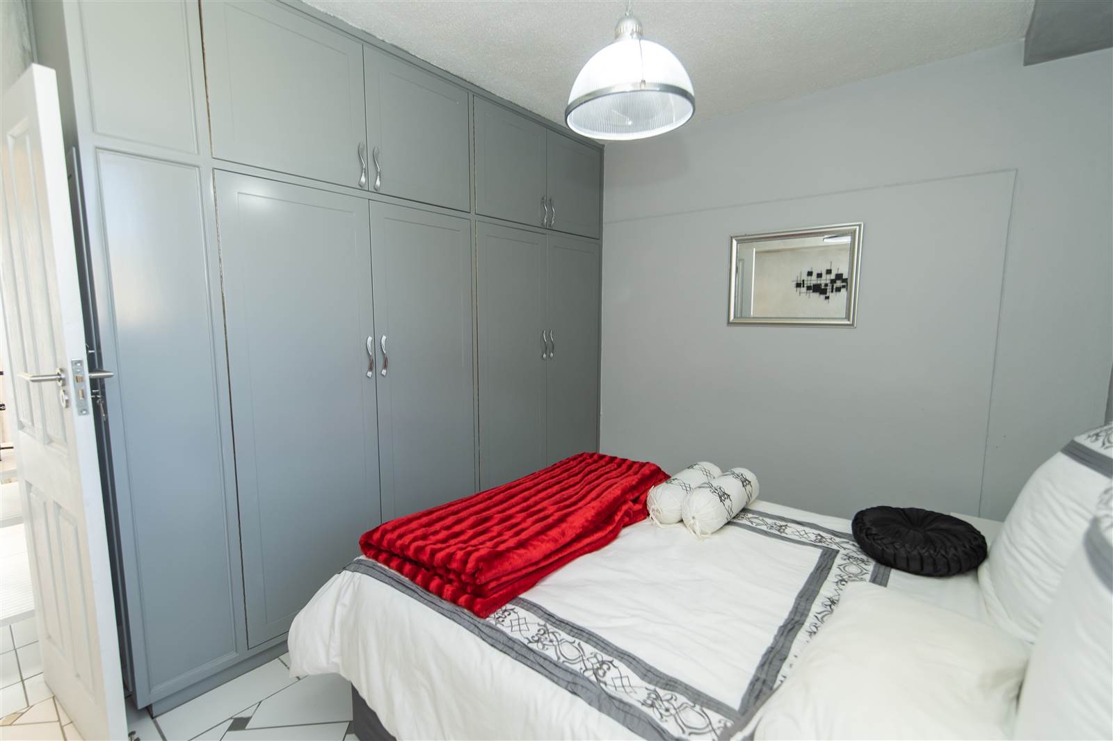 2 Bed Apartment in Humewood photo number 25