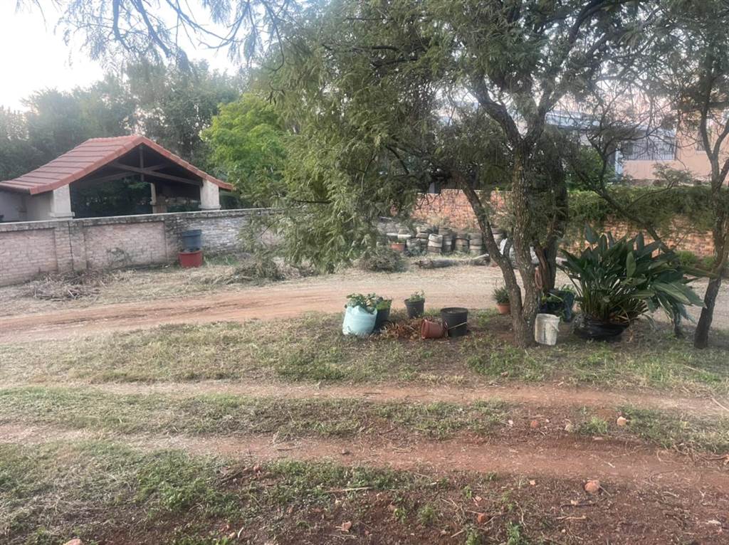 750 m² Land available in Silver Stream photo number 5
