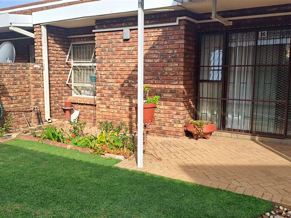 2 Bedroom House 2 Bedroom House
