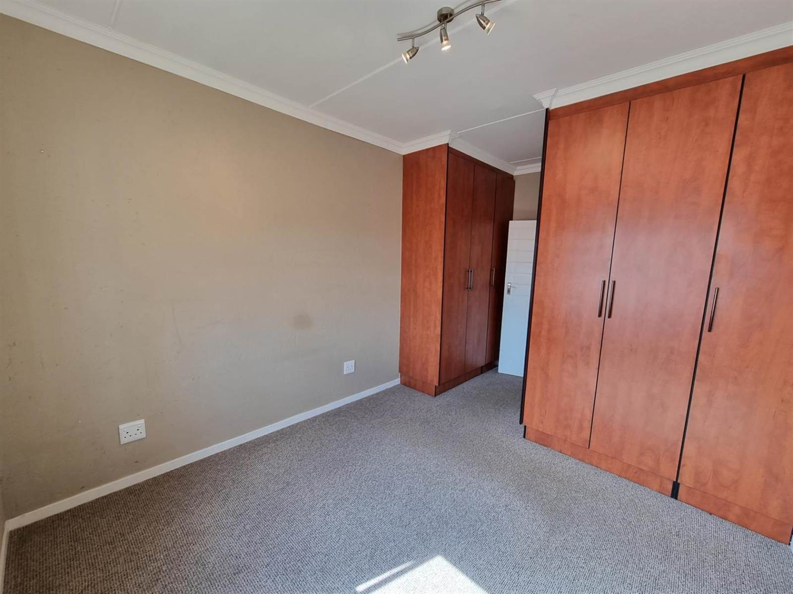 1 Bed Apartment in Benoni North photo number 5