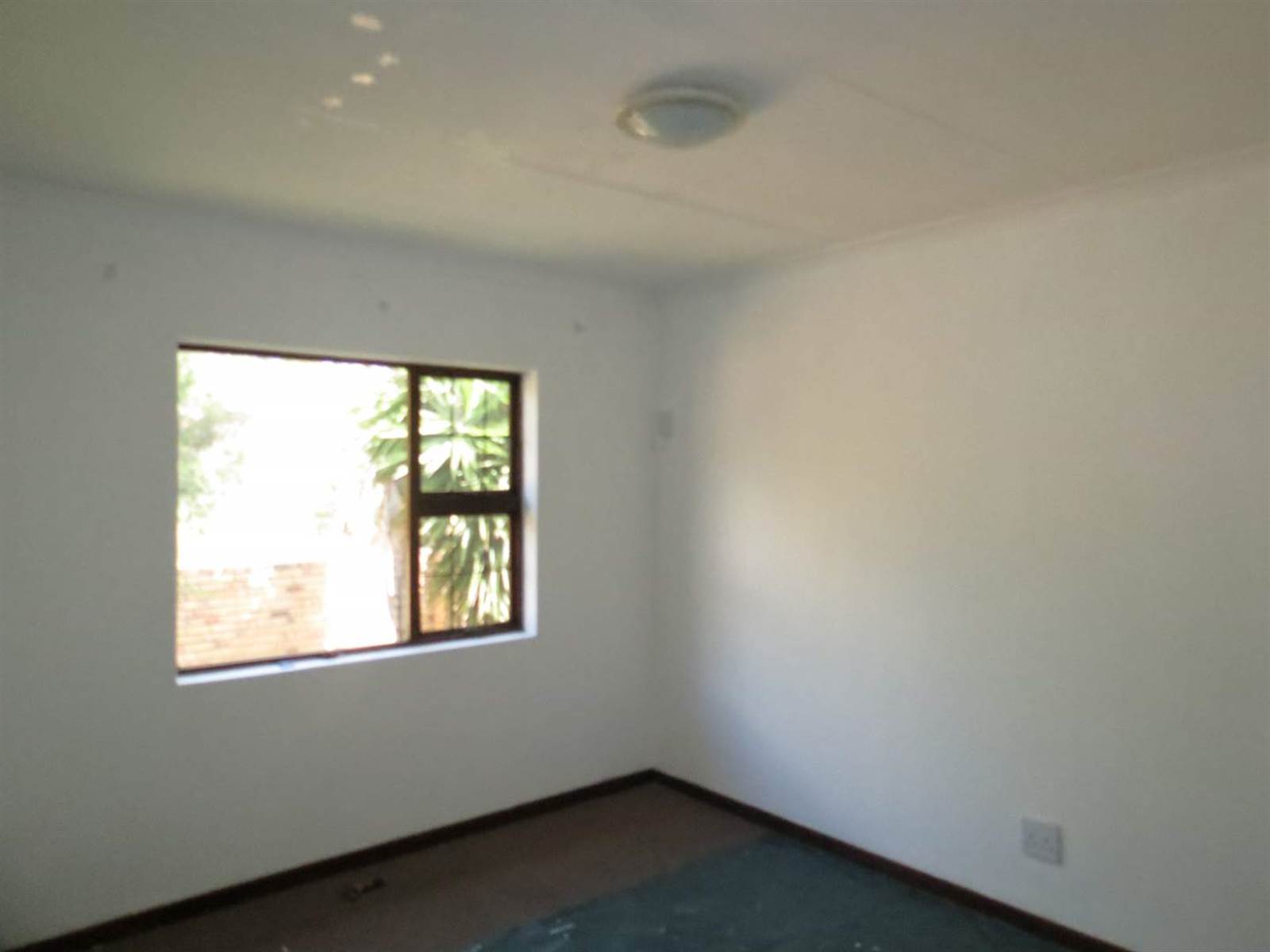 4 Bed House in Greenstone Hill photo number 10