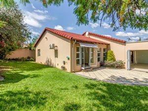3 Bed House in Cedar Lakes