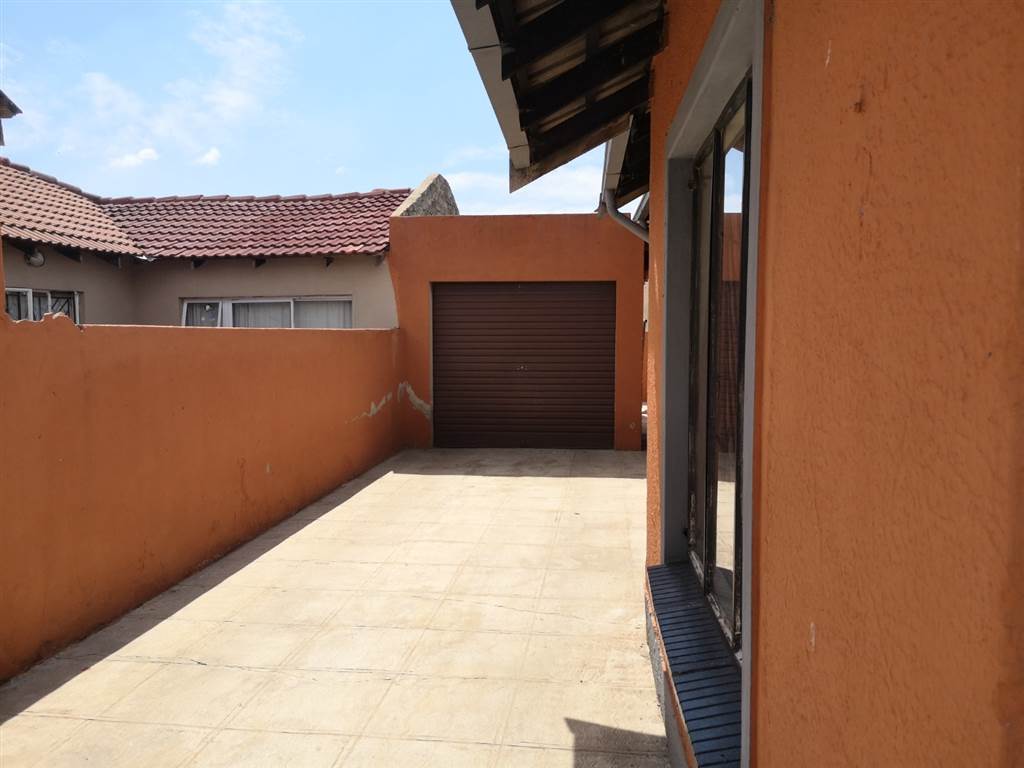 3 Bed House for sale in Leondale T4111621 Private Property