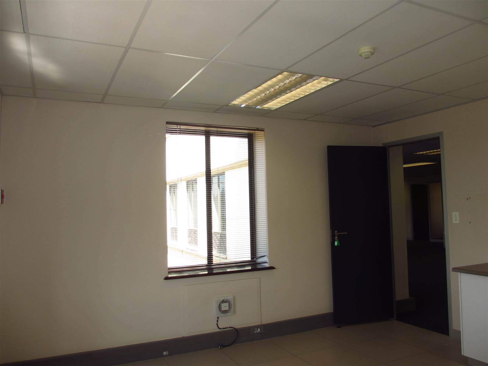304  m² Commercial space in Fourways photo number 11