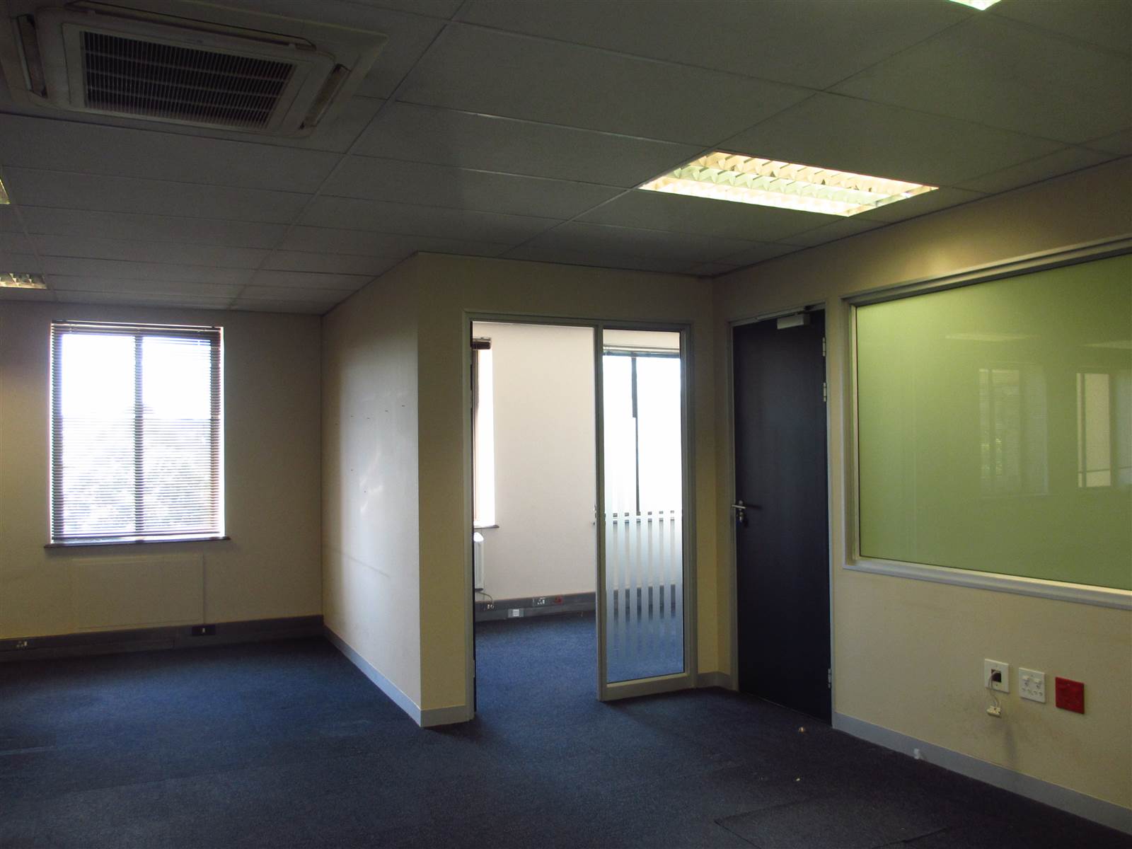 304  m² Commercial space in Fourways photo number 14