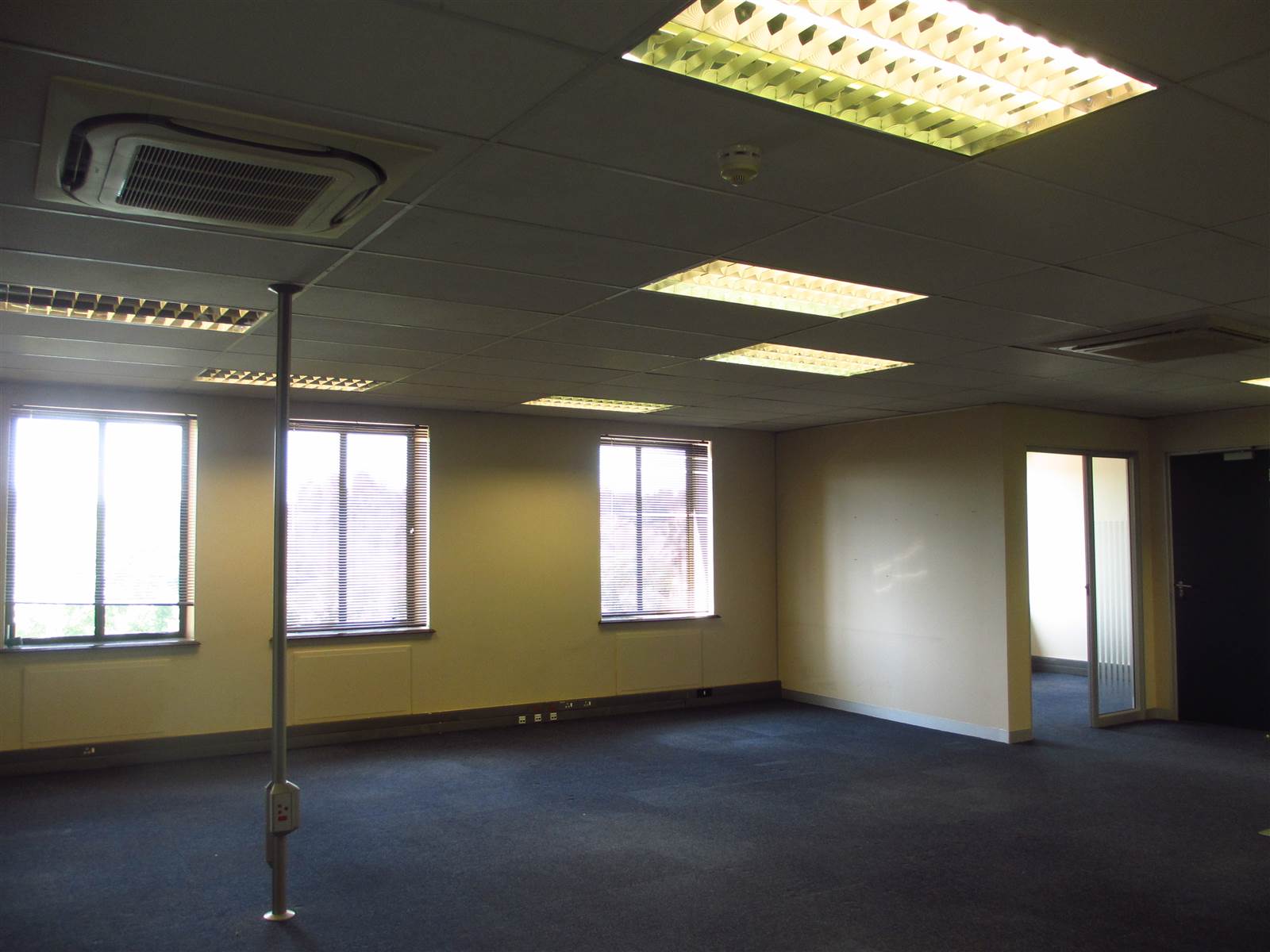 304  m² Commercial space in Fourways photo number 13