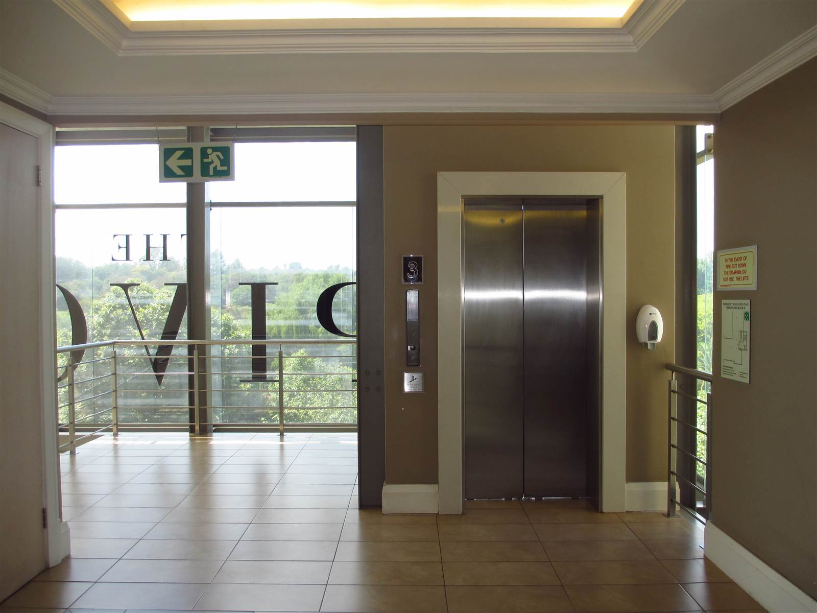 304  m² Commercial space in Fourways photo number 4